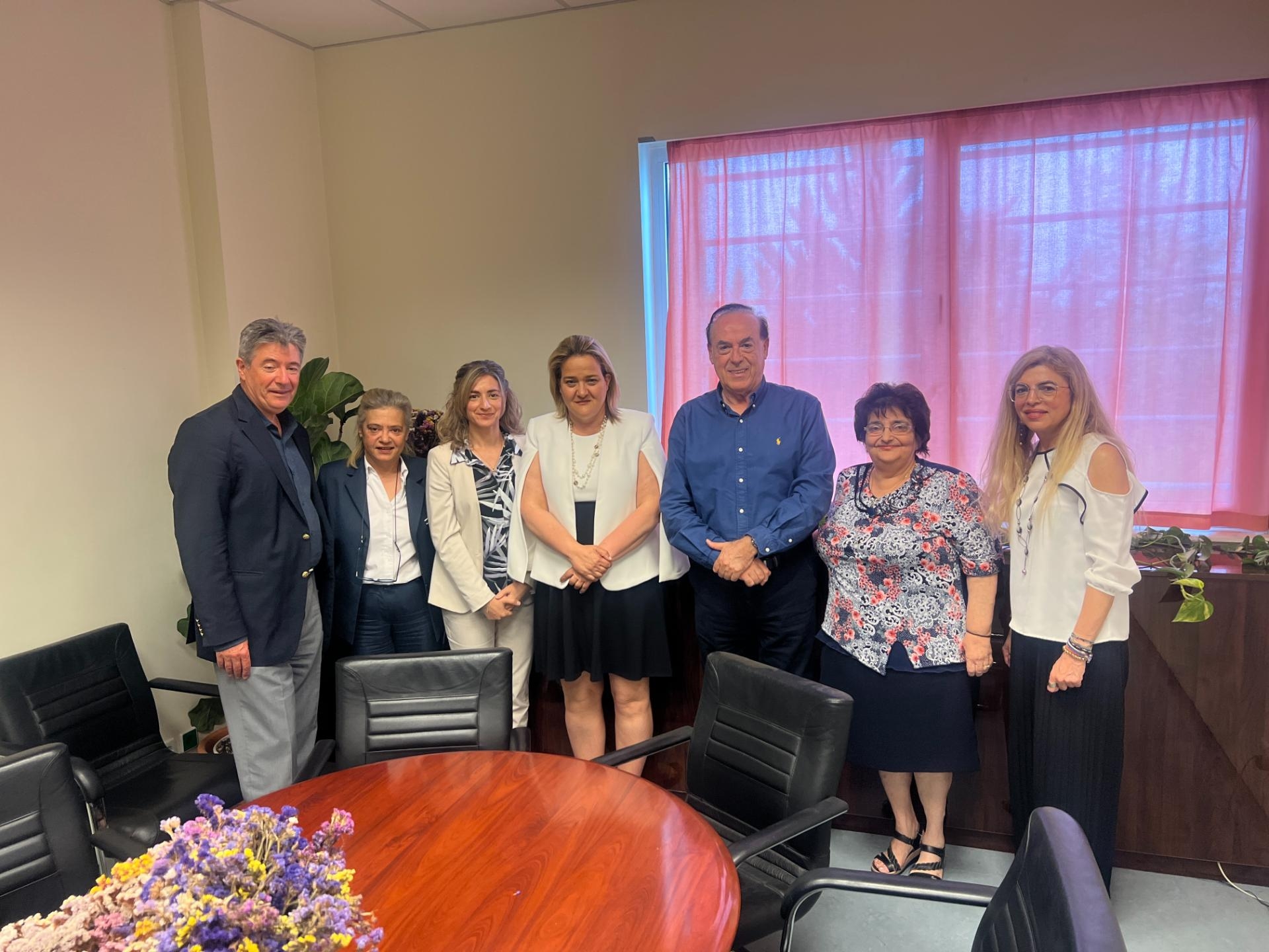 Συνάντηση Εργασίας με τη Διοίκηση του Νοσοκομείου Άγιοι Ανάργυροι